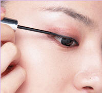 彩妆:电力十足,令人怜爱的桃花眼